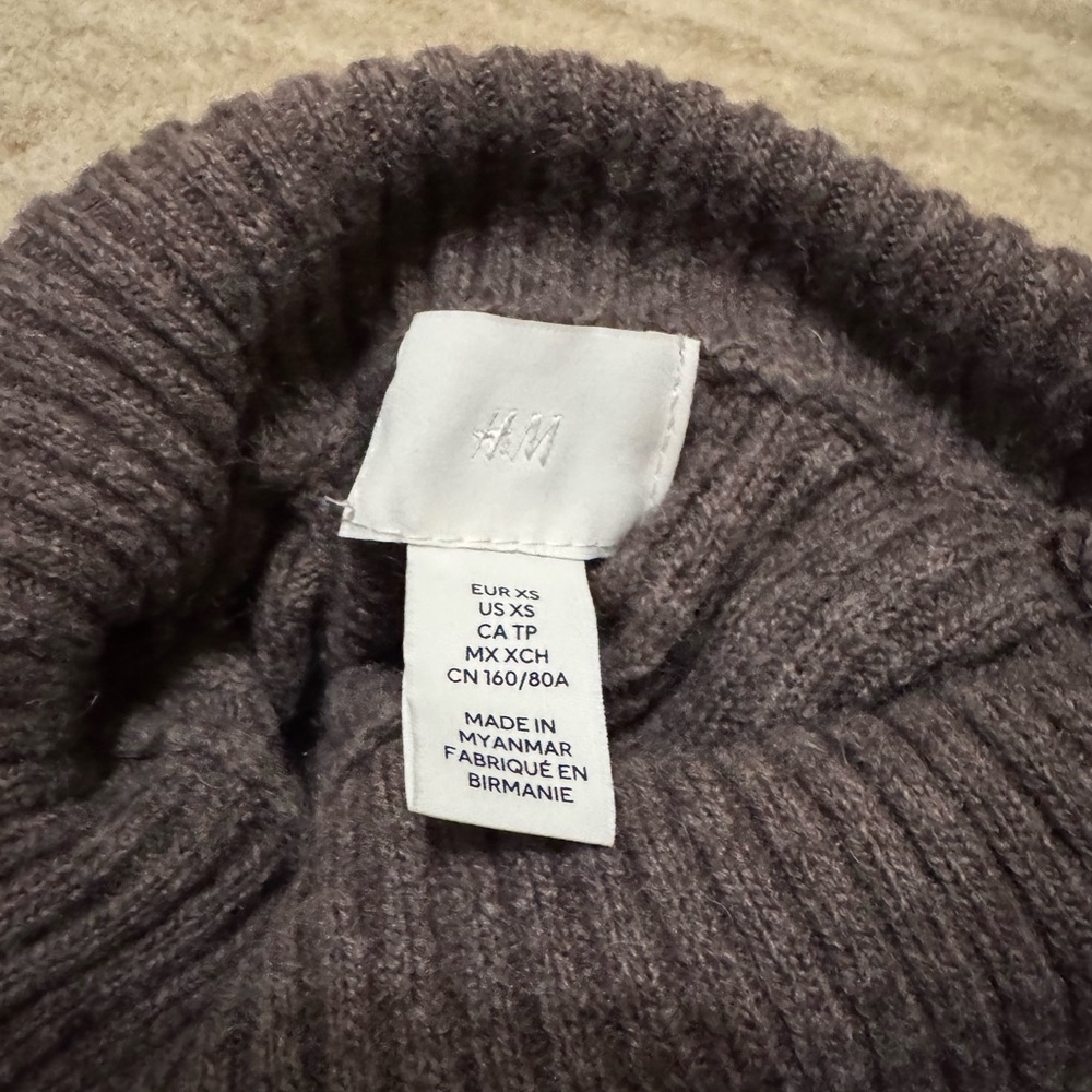 H&M Taupe Knit Turtleneck Sweater Size XS